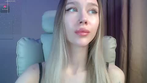 Ari online show from April 17, 6:11 pm