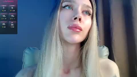 Snapshot of des_ch chatting on June 25, 3:27 pm Ari online show from June 25, 3:27 pm
