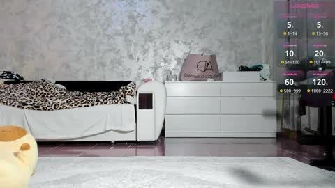 Mia online show from October 26, 10:04 pm