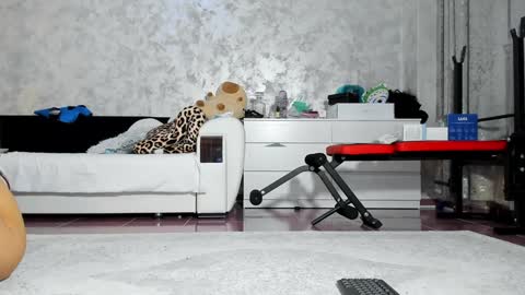 Mia online show from November 12, 9:58 pm