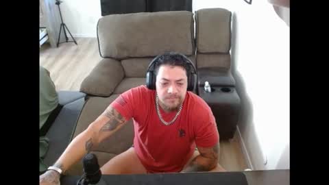 desertadventurer25 online show from October 15, 2:17 pm