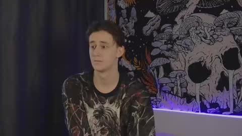 Snapshot of deshman1 chatting on March 11, 8:42 am deshman1 online show from March 11, 8:42 am
