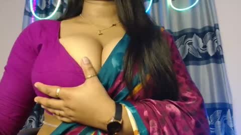 Snapshot of desi_girl_jebin chatting on December 14, 4:56 pm Jebin online show from December 14, 4:56 pm