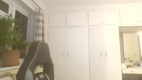 desiboi9 online show from September 22, 11:40 pm