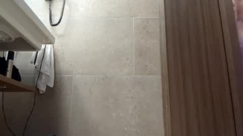 designerskier online show from January 2, 10:58 am