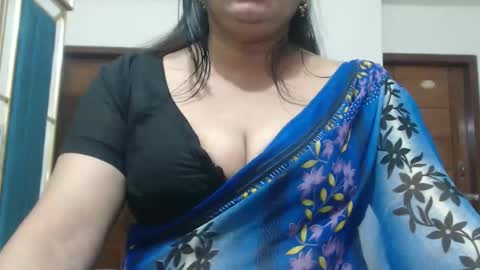 Snapshot of desimaisa130 chatting on May 12, 4:04 pm Maisa online show from May 12, 4:04 pm