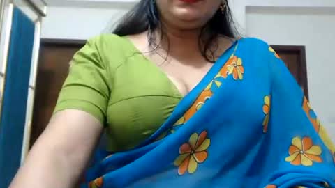 Snapshot of desimaisa130 chatting on May 16, 5:45 pm Maisa online show from May 16, 5:45 pm