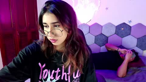 TORI AND MR. BEAR online show from December 23, 1:35 pm