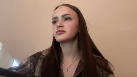 Snapshot of desiree_perhaps chatting on February 18, 1:51 pm desiree_perhaps online show from February 18, 1:51 pm