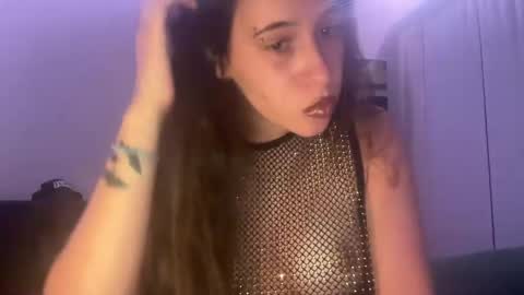 Snapshot of desireebabyxoxo chatting on April 29, 4:27 am desireebabyxoxo online show from April 29, 4:27 am