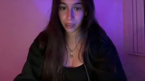 Snapshot of desireebabyxoxo chatting on June 3, 3:53 am desireebabyxoxo online show from June 3, 3:53 am