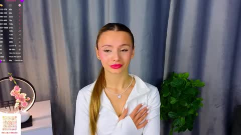 Snapshot of desireeclipse chatting on March 4, 5:35 am Willow online show from March 4, 5:35 am