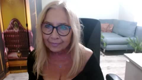 S O F I A online show from October 26, 2:45 pm