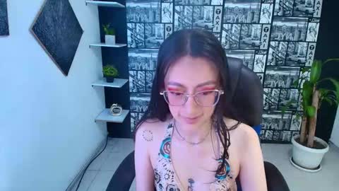 Snapshot of desiring__angel chatting on November 16, 3:56 am Desiring Angel online show from November 16, 3:56 am