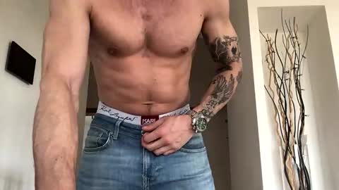 Snapshot of desirtexz chatting on April 4, 7:06 am desirtexz online show from April 4, 7:06 am