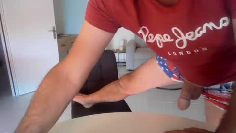 Snapshot of desmondeker83 chatting on July 12, 12:18 pm desmondeker83 online show from July 12, 12:18 pm