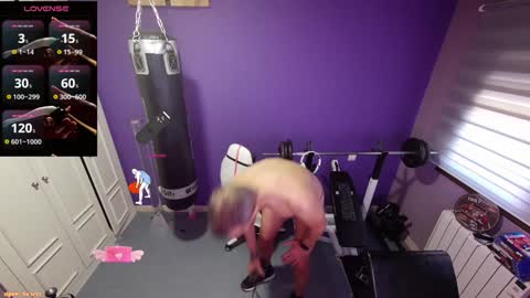 Snapshot of desnudo43 chatting on January 15, 11:53 am jhonn online show from January 15, 11:53 am