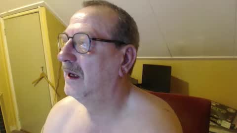 destelp online show from March 26, 11:43 pm