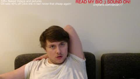 Snapshot of devantheplug chatting on December 28, 6:50 pm Devan online show from December 28, 6:50 pm