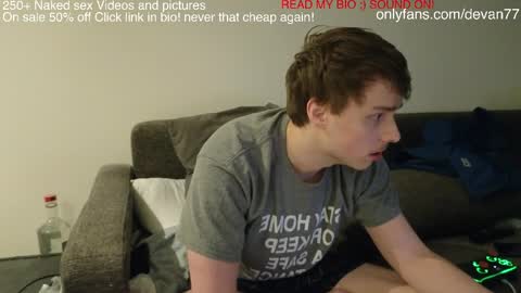 Snapshot of devantheplug chatting on April 6, 7:42 am Devan online show from April 6, 7:42 am