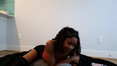 Snapshot of deviantdynasty chatting on February 6, 3:59 pm deviantdynasty online show from February 6, 3:59 pm