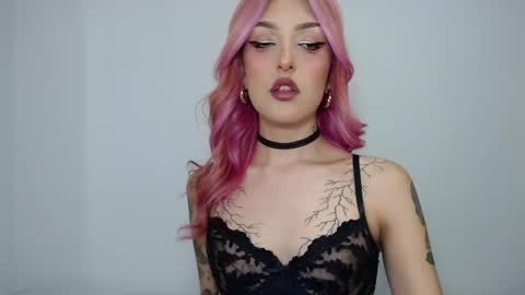 Angel Boo and Adrian online show from November 11, 7:25 pm