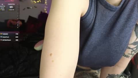 Snapshot of devil_s_bride chatting on February 27, 2:06 pm devil_s_bride online show from February 27, 2:06 pm