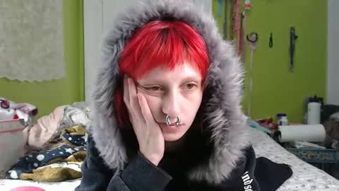 Snapshot of devilg1rl chatting on March 1, 7:38 pm poutyangel online show from March 1, 7:38 pm