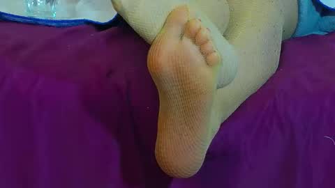 Snapshot of devilishpuss chatting on November 20, 2:01 am AlexaMills online show from November 20, 2:01 am