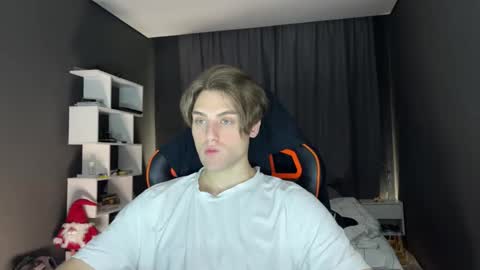 Snapshot of devilnut1 chatting on November 15, 6:37 pm devilnut1 online show from November 15, 6:37 pm