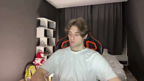 Snapshot of devilnut1 chatting on November 17, 6:19 am devilnut1 online show from November 17, 6:19 am