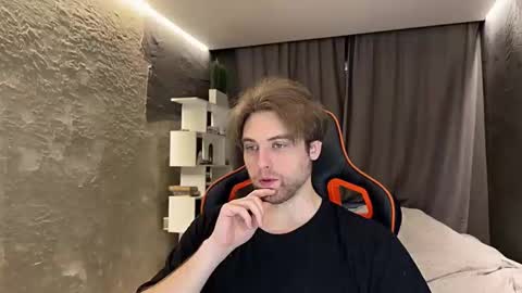 Snapshot of devilnut1 chatting on March 19, 6:39 am devilnut1 online show from March 19, 6:39 am