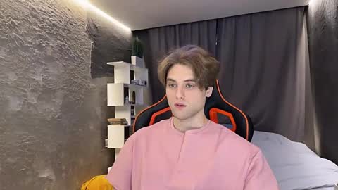 Snapshot of devilnut1 chatting on March 23, 6:28 am devilnut1 online show from March 23, 6:28 am