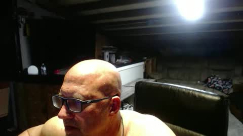 Snapshot of devilwarrior0511 chatting on May 11, 1:44 am Donthate73 online show from May 11, 1:44 am