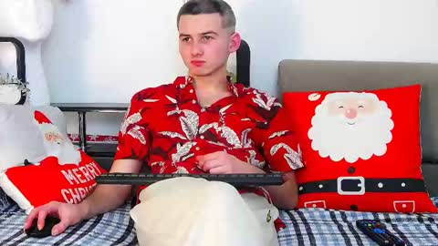 devin_ho online show from December 21, 8:10 pm