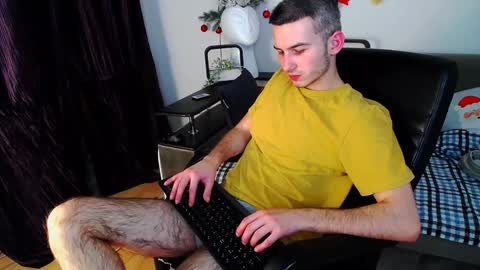 devin_ho online show from December 28, 2:43 am