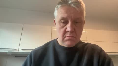 Snapshot of devon_nite chatting on December 2, 7:57 am Devon online show from December 2, 7:57 am