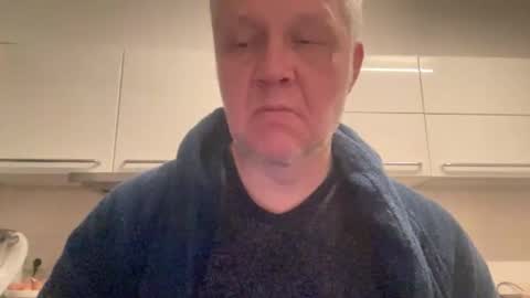 Snapshot of devon_nite chatting on December 23, 12:30 am Devon online show from December 23, 12:30 am