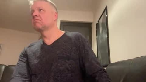 Snapshot of devon_nite chatting on January 8, 12:02 am Devon online show from January 8, 12:02 am