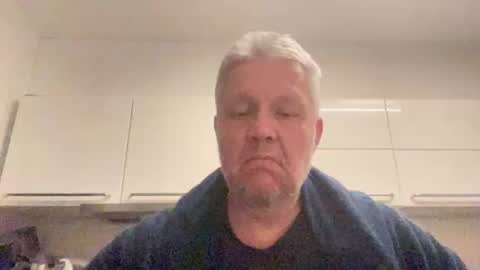 Snapshot of devon_nite chatting on January 14, 12:05 am Devon online show from January 14, 12:05 am