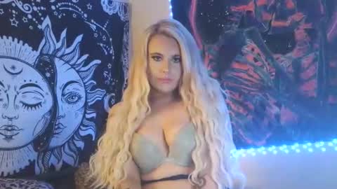 devyn winter online show from October 31, 5:14 pm