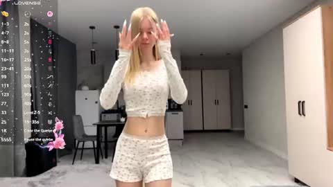 dewdropdoll online show from June 20, 7:27 pm