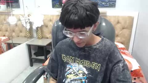 Snapshot of dewon20_ chatting on March 27, 2:06 pm Andy online show from March 27, 2:06 pm