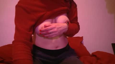 Snapshot of dghyfhjug chatting on December 21, 1:47 am Sammie online show from December 21, 1:47 am