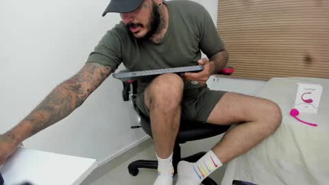 dhaian online show from October 14, 9:15 pm