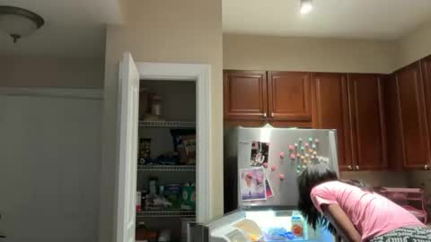 Dolly online show from February 3, 6:40 am