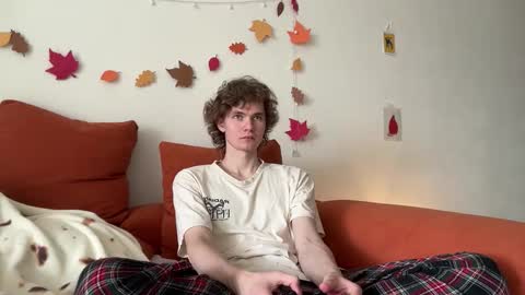 Snapshot of di_n_alex chatting on October 24, 8:55 am Di Alex online show from October 24, 8:55 am