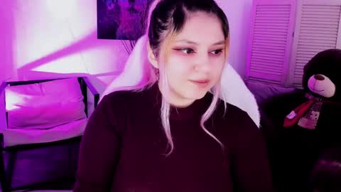 Dia online show from April 4, 8:06 pm