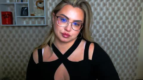 Snapshot of diamantkriss_ chatting on May 1, 6:51 am Kriss online show from May 1, 6:51 am