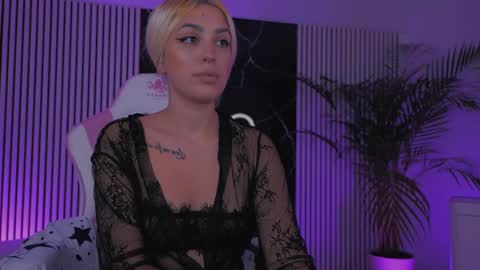 Thea online show from November 9, 7:34 pm